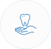 Carillas dentales confeccionadas totalmente a medida en composite o cerámica para lograr una sonrisa totalmente a medida en forma, tamaño y color deseado.