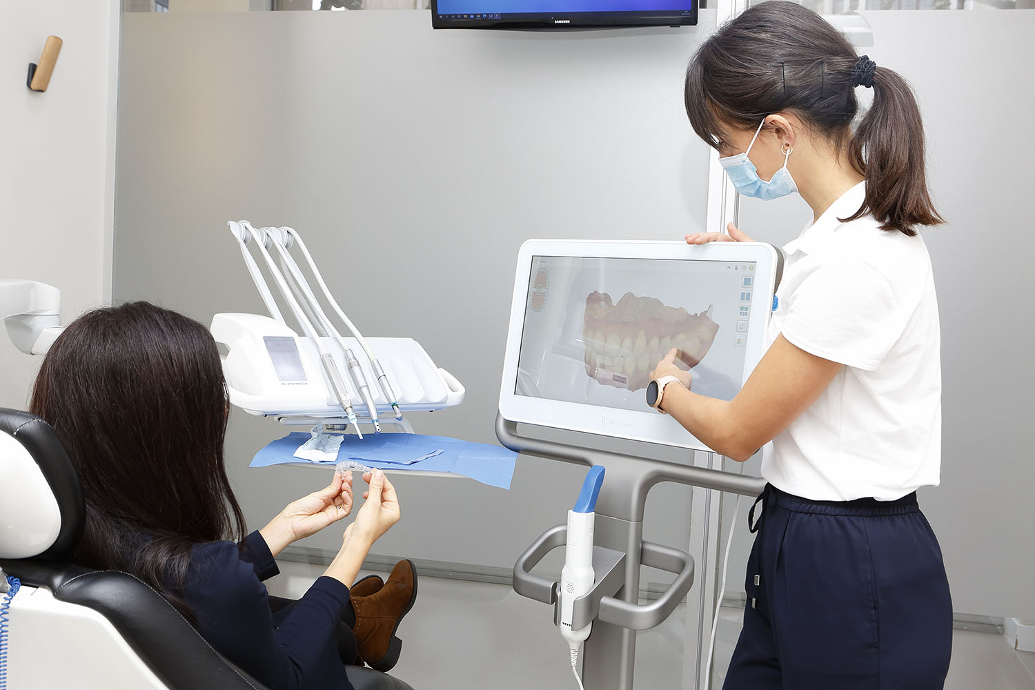 En Dentieder realizamos la ortodoncia invisible invisaling, ven a conocernos con la primera visita gratis